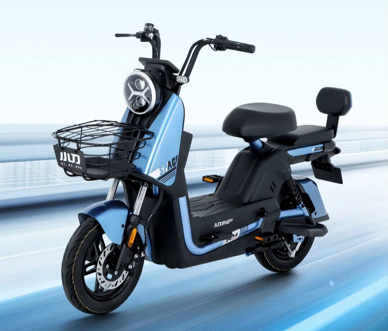 10月起,電動(dòng)車(chē)價(jià)格戰(zhàn)開(kāi)打,雅迪、綠源、小刀參與,降幅千元以上